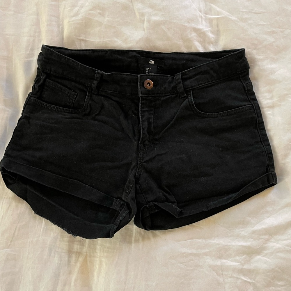 H&M Black Shorts Size 6